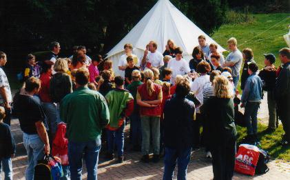 erste Versammlung
auf dem B&uuml;ckeberg